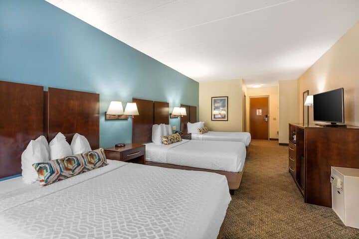 Room 10 of 31